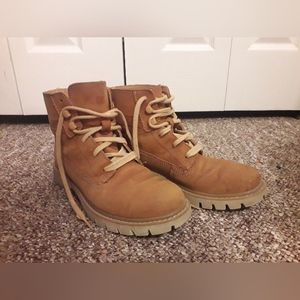 Caterpillar, 7 1/2 size, taupe, women boots